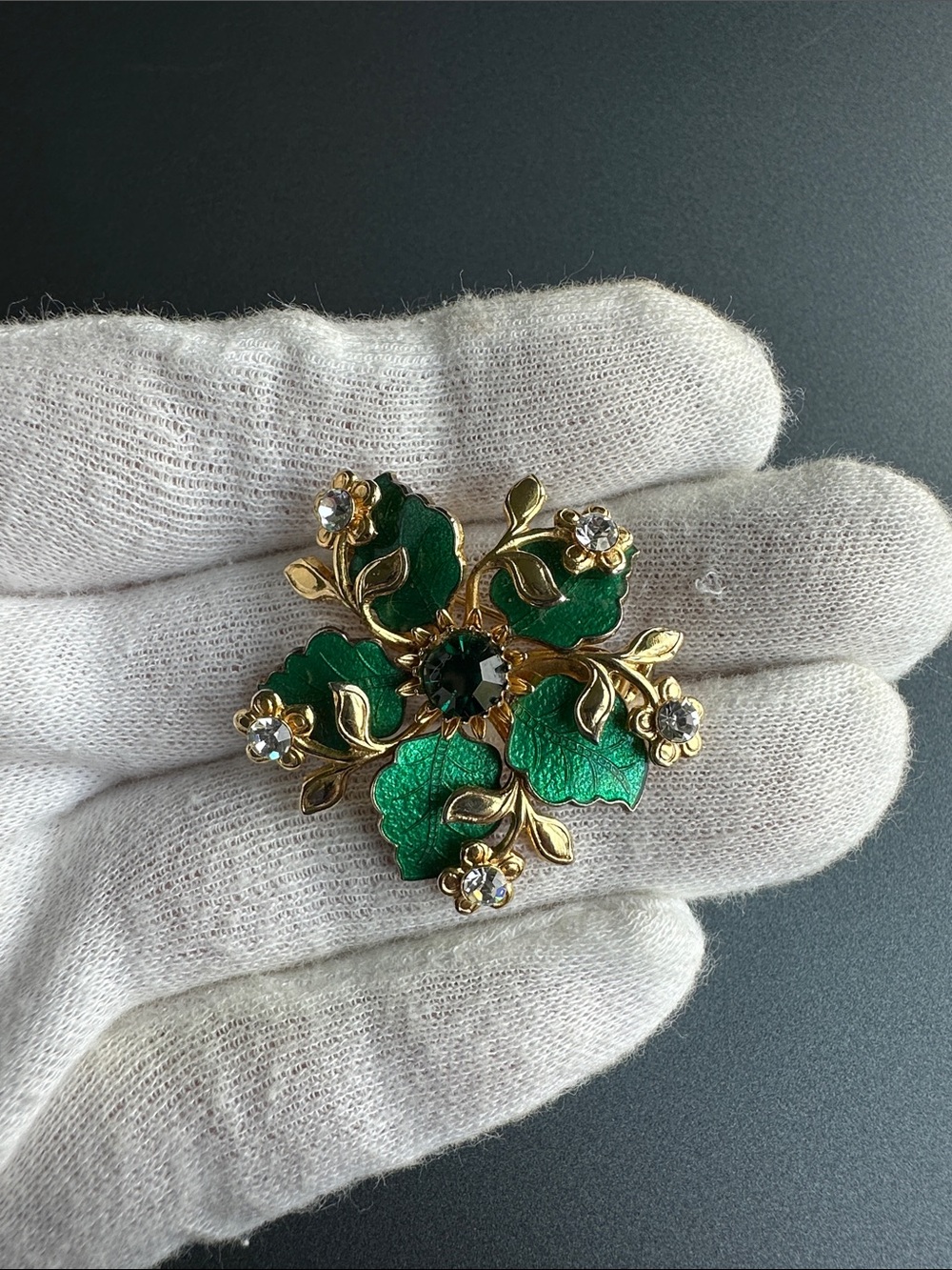 Vintage Mid Century Green Enamel Emerald Rhinestone Floral Brooch Pin EXCELLENT - Picture 5 of 7